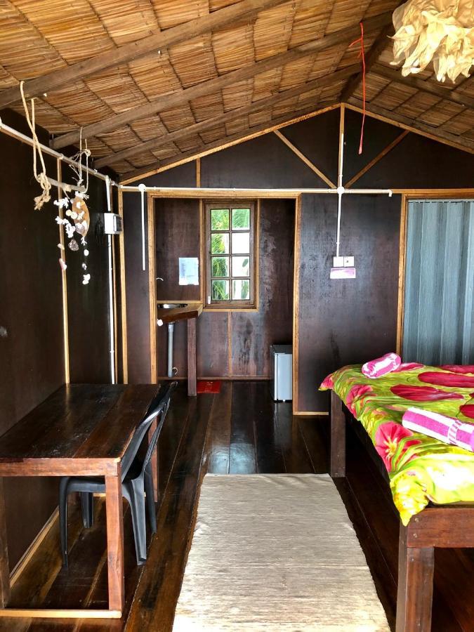 Beachfront Hut Upstairs Astra - Beach Shack Chalet Kampong Juara Zewnętrze zdjęcie
