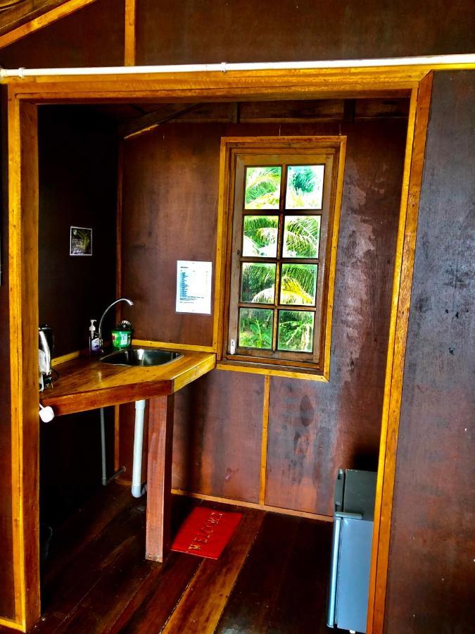 Beachfront Hut Upstairs Astra - Beach Shack Chalet Kampong Juara Zewnętrze zdjęcie